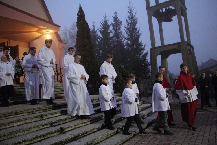 Procesja i Msza św. rezurekcyjna w Bobrownikach