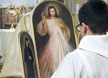  Tryptyki Bożego Miłosierdzia ruszają do domów diecezjan bielsko-żywieckich