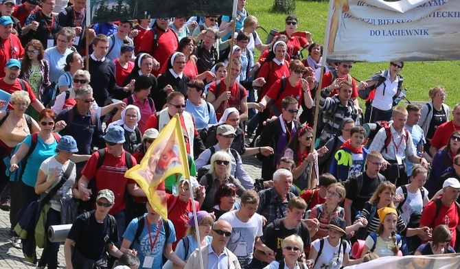 Pielgrzymi wkroczą do sanktuarium Bożego Miłosierdzia w Łagiewnikach 3 maja