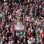 Rozdanie gałązek oliwnych w Łagiewnikach i obchody Niedzieli Miłosierdzia