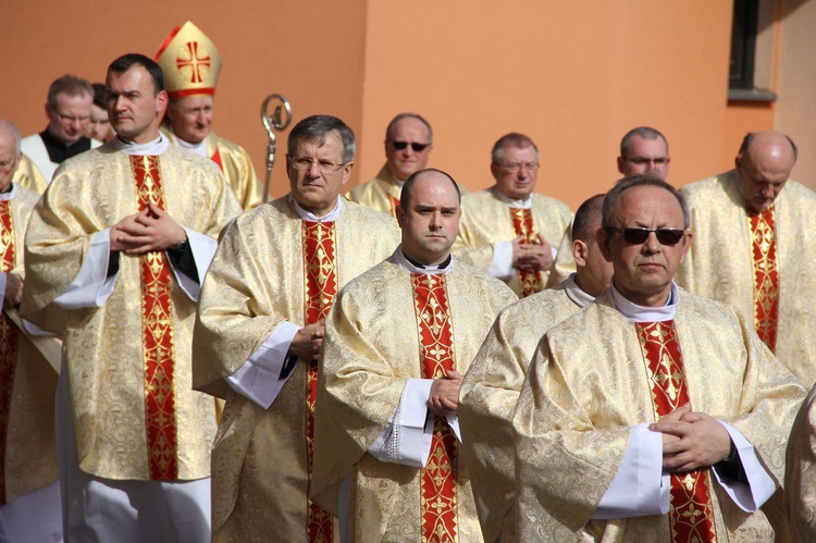 Panie, spójrz na Twój kościół