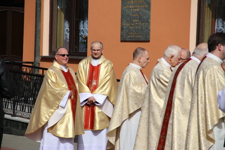 Panie, spójrz na Twój kościół