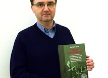                 Praca historyka           Krzysztofa Bussego pokazuje           pełne sukcesów, ale i porażek           zmagania katolików świeckich z reżimem komunistycznym w okresie PRL i przemian ustrojowych po 1989 r. 