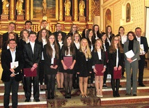 Występ został nagrodzony gromkimi brawami