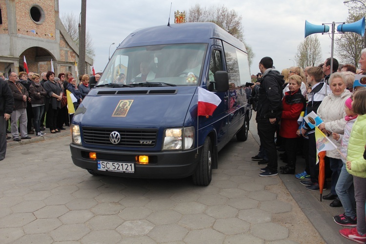 Płock. Nawiedzenie w parafii Matki Bożej Fatimskiej