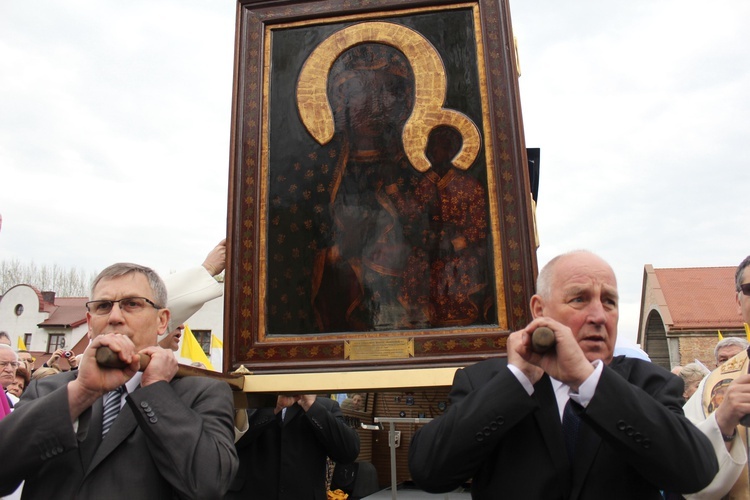 Płock. Nawiedzenie w parafii Matki Bożej Fatimskiej