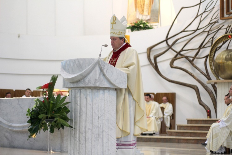 Zawierzenie archidiecezji wrocławskiej Bożemu Miłosierdziu