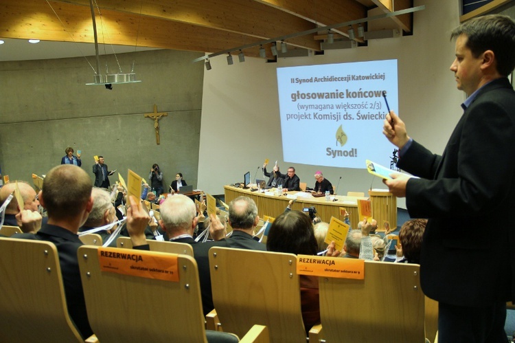 II Synod - sesja plenarna 9 kwietnia