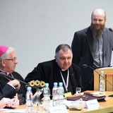 II Synod - sesja plenarna 9 kwietnia