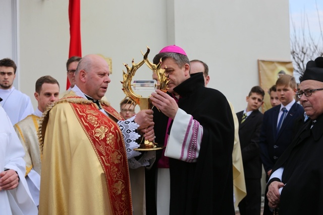 Znaki Bożego Miłosierdzia w Zabrzegu