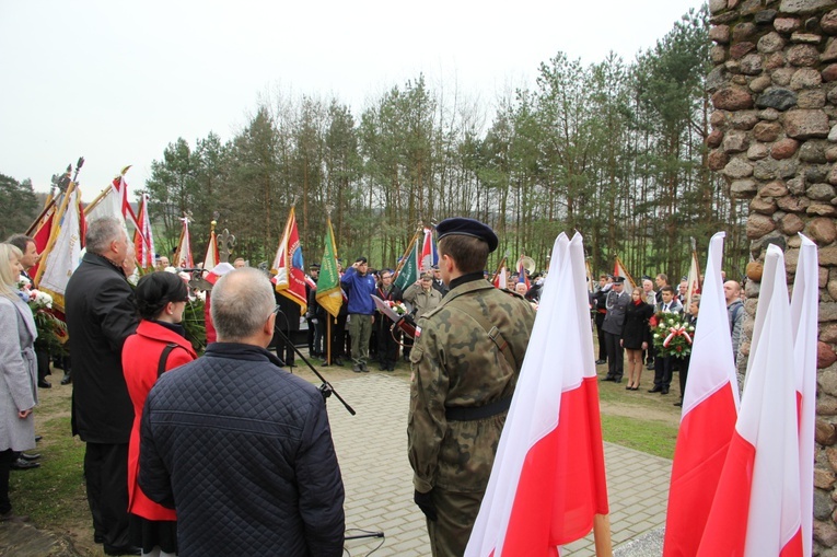 Obchody 76. rocznicy zbrodni katyńskiej