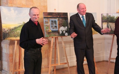 Zbigniew Matysek (po lewej) w towarzystwie Jacka Chołuja, p.o. prezesa Stadniny Koni Walewice