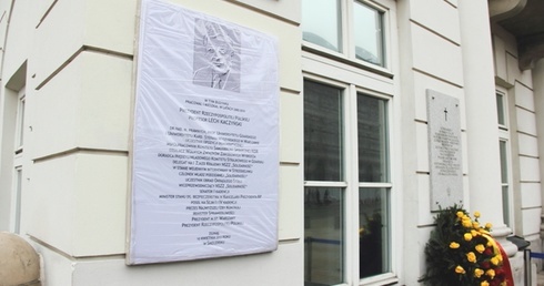 Ten znak zobowiązuje do męstwa 