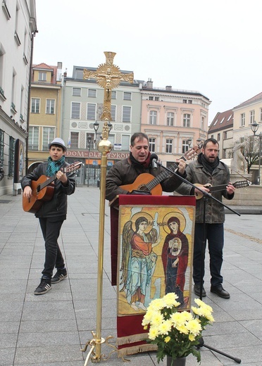 Ewangelizacja na rynku w Gliwicach