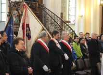 W katedrze obecny był sztandar Towarzystwa Miłośników Lwowa i Kresów Południowo-Wschodnich 