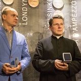 Papieska relikwia w Muzeum Sportu