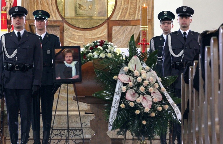 Zyta Gilowska została pośmiertnie odznaczona Krzyżem Wielkim Orderu Odrodzenia Polski za wybitne osiągnięcia