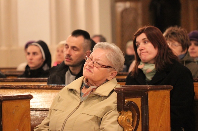 Symbole ŚDM w parafii pw. Opieki św. Józefa we Wrocławiu