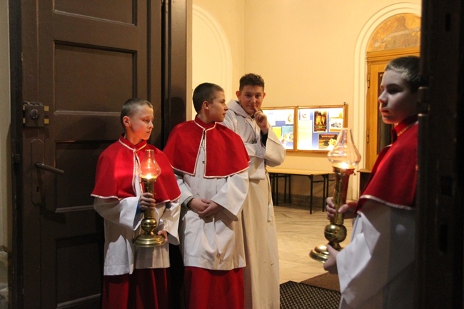 Symbole ŚDM w parafii pw. Opieki św. Józefa we Wrocławiu