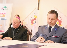  Podpisanie umowy o współpracy diecezji i policji w ramach Światowych Dni Młodzieży