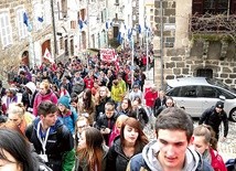  U celu pielgrzymkowej drogi wspinali się do sanktuarium Notre Dame du Puy 