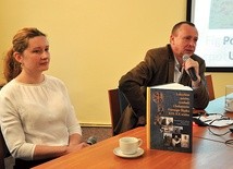  Autorzy Dorota Kurpiers i Bernard Linek wyjaśniali kulisy powstawania leksykonu