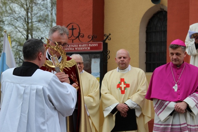 Znaki Bożego Miłosierdzia u NMP Wspomożenia Wiernych w Dziedzicach