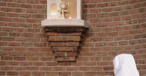 Monstrancja w kształcie egipskiego krzyża, używana w kościele Wspólnot Jerozoliskich