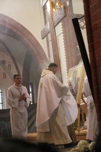 Symbole ŚDM w świetlicy "Tobiaszki" i kościele św. Antoniego