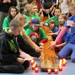 Symbole ŚDM w świetlicy "Tobiaszki" i kościele św. Antoniego