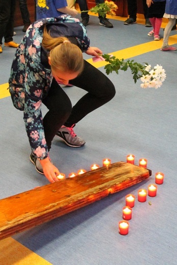 Symbole ŚDM w świetlicy "Tobiaszki" i kościele św. Antoniego