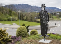 Trzymetrowy Charlie Chaplin