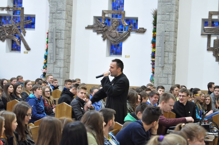 Ks. Bartczak w Męcinie