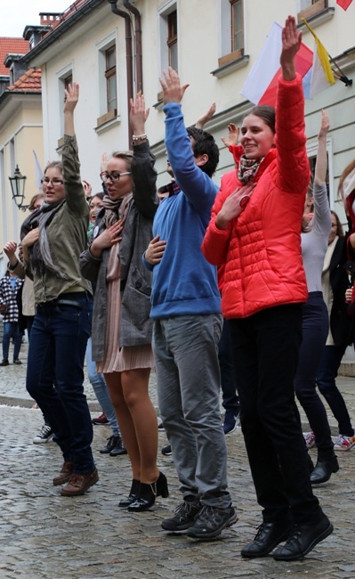 Taniec Miłosierdzia na Ostrowie Tumskim