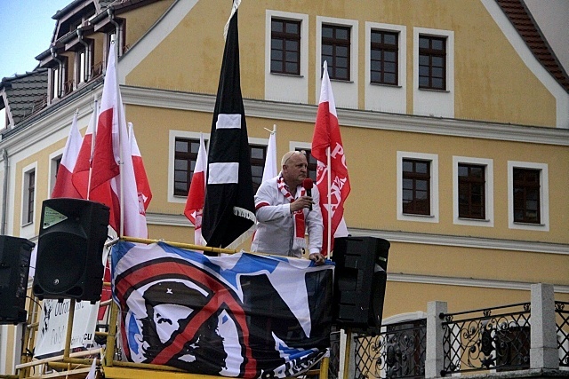 Manifestacja przeciwko imigrantom