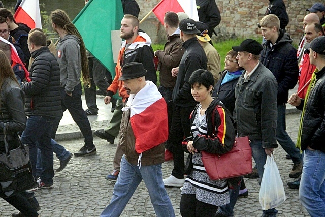 Manifestacja przeciwko imigrantom