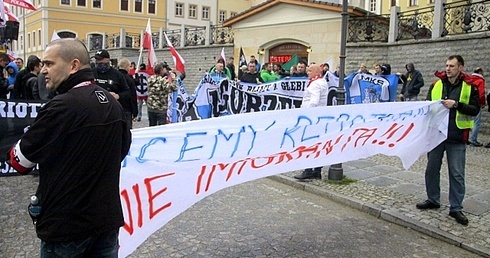 "Chcemy repatrianta, nie imigranta!"