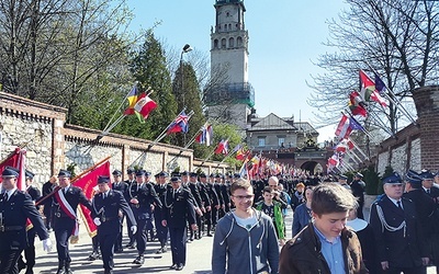  Uroczysty przemarsz z kaplicy Cudownego Obrazu