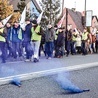  Jeżeli górnicze związki zawodowe nie podpiszą z zarządem KW projektu zmian satysfakcjonującego obie strony, Międzyzakładowy Komitet Protestacyjno-Strajkowy jest gotów znowu wyprowadzić załogi kopalń na ulice śląskich miast. Na zdjęciu protestujący w obronie kopalni  „Sośnica-Makoszowy” w styczniu 2015 r.