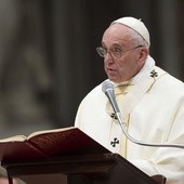 Papież: Uchodźcy nie są problemem. Są darem