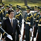 Premier Shinzo Abe zrywa z japońskim pacyfizmem