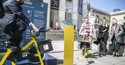 Prezydent coś kręci