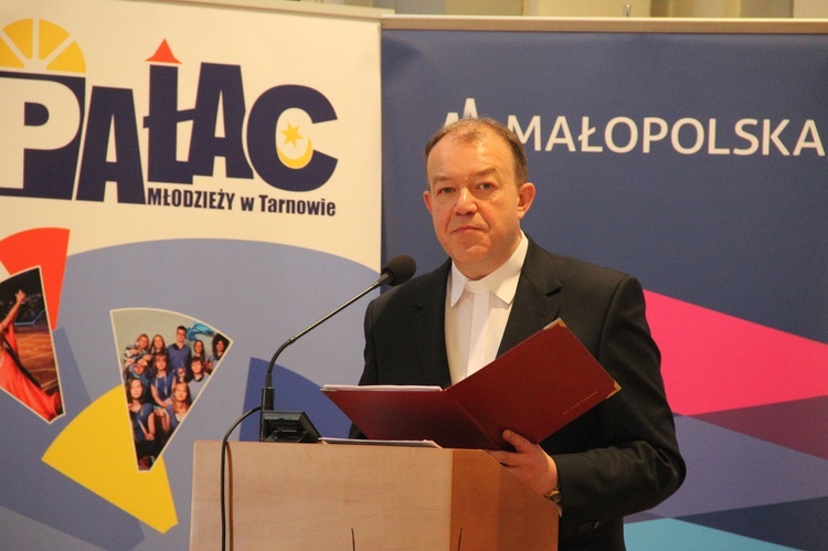 Dialog między szkołą a rodziną