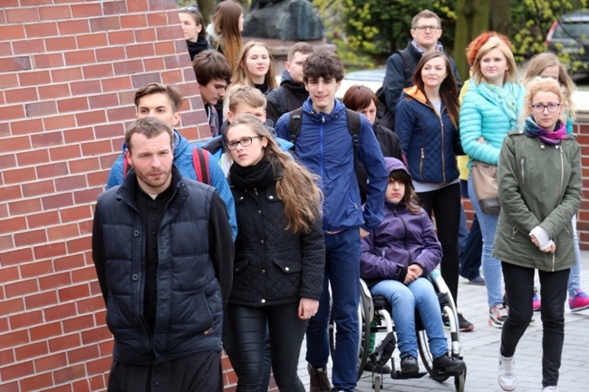 Maturzyści na Jasnej Górze - Droga Krzyżowa