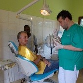 Gabinet dentystyczny w Bagandou