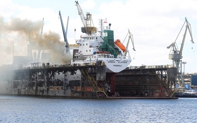 Ogień na statku w Szczecinie