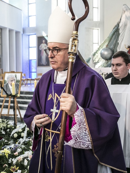 Pogrzeb wizjonerki Władysławy Papis