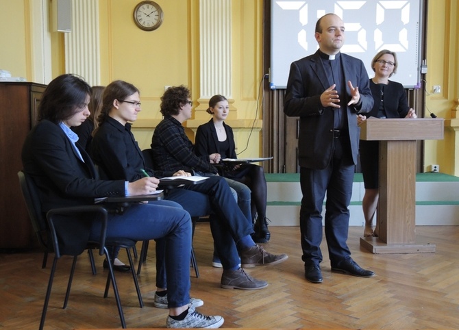 Debata oksfordzka w cieszyńskim "Katoliku"