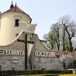 Odsłonięcie pomnika "Niezłomnym-Ojczyzna" w Morawicy