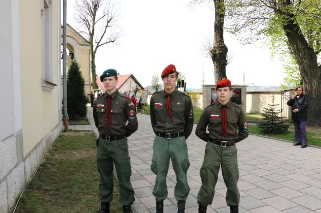 Odsłonięcie pomnika "Niezłomnym-Ojczyzna" w Morawicy